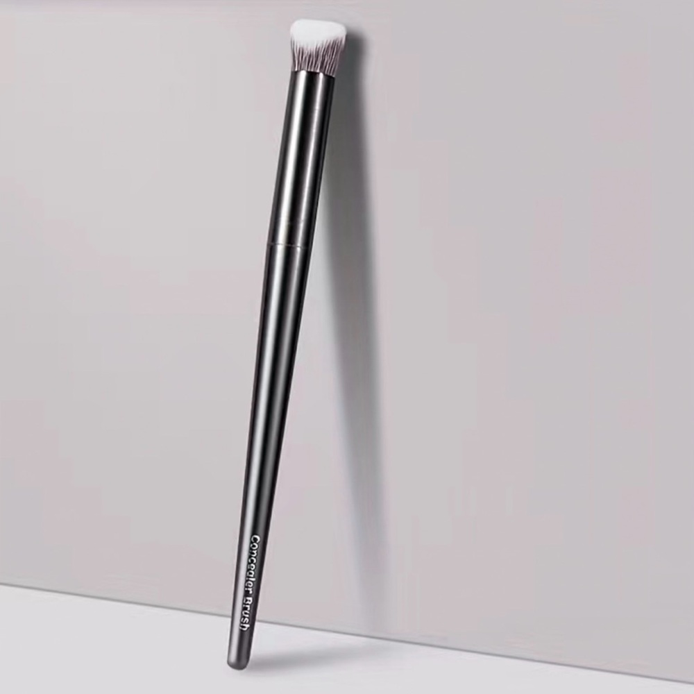 Concealor brush new